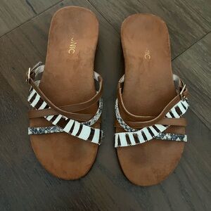 Vionic Animal Print Strap Flip Flop Sandals Arch Support Size 8
